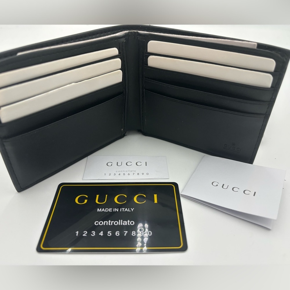 *SOLD* GUCCI Bifold Bee Print Canvas Leather Wallet, #451368 - Picture 10 of 16